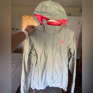 The North Face Women's Light Gray Ski Jacket with Pink Lining